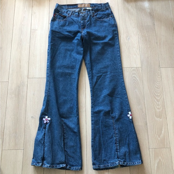 Y2K Mudd Flare Bell Bottom Floral Patch Jeans Size 11 - Picture 1 of 16